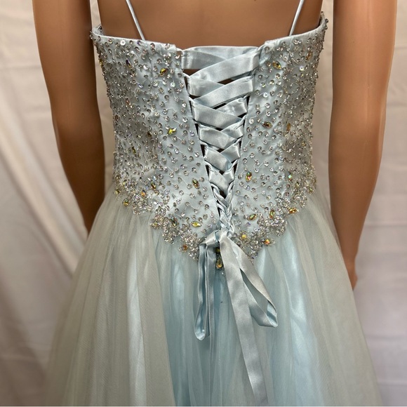 Sean Collection Blue Strapless Gown with Tulle Skirt and Beaded Bodice - Size XL - Picture 5 of 11